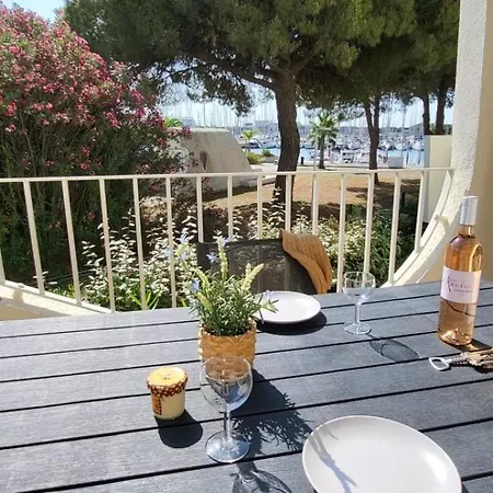 Terrasse 4 Quai Du Port De Plaisance