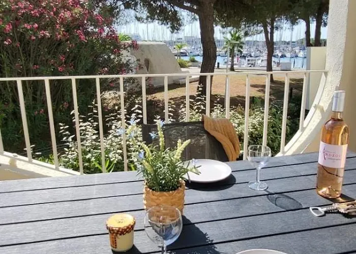 Terrasse 4 Quai Du Port De Plaisance